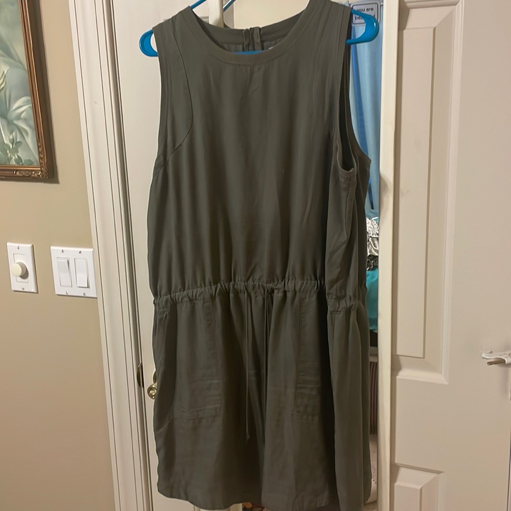 Green comfort dress